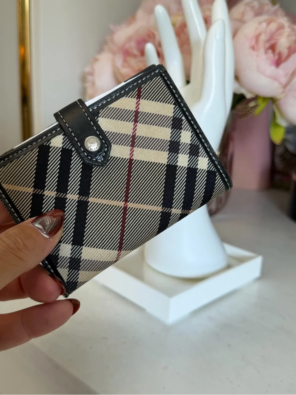 Burberry plaid Check Snap Wallet - Black & Cream like new COA